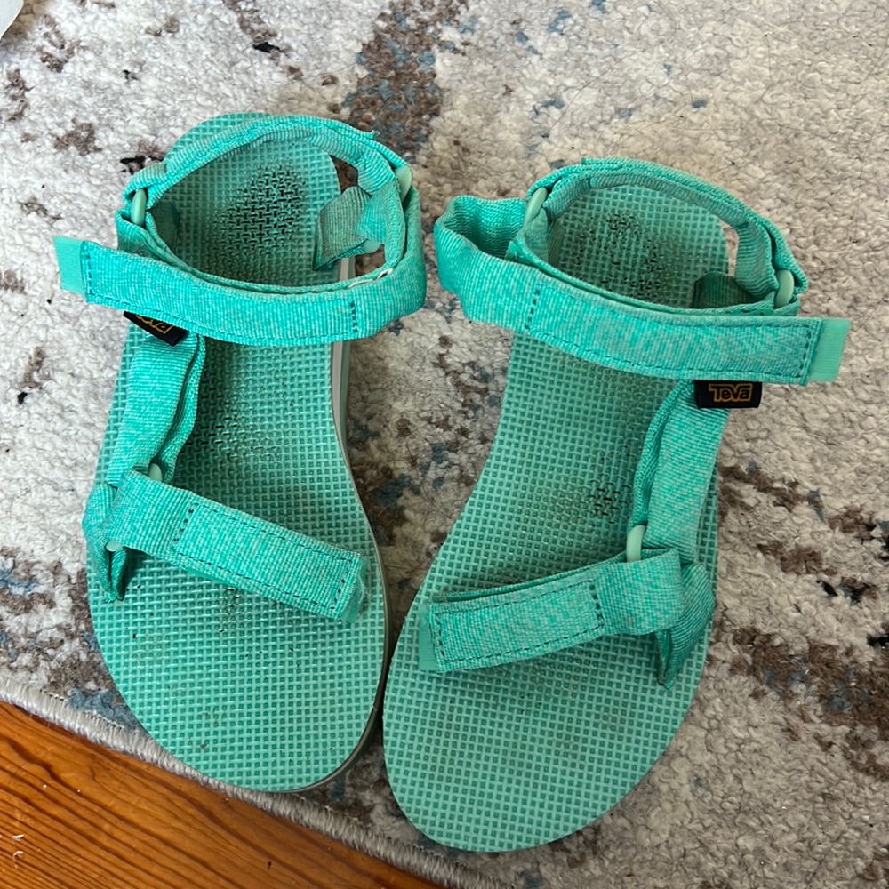 Teva Teal platform flat form sandal